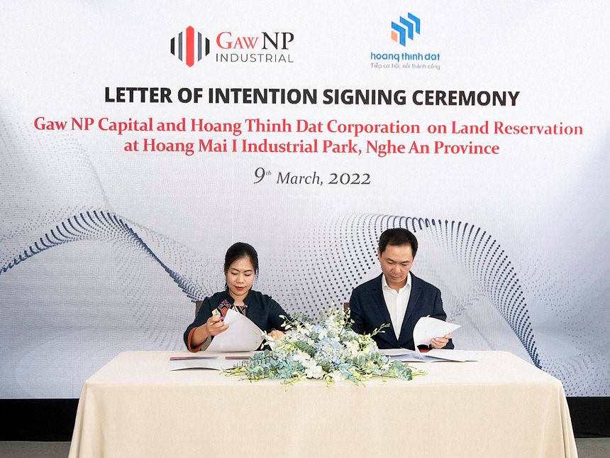 Bat dong san cong nghiep anh 2